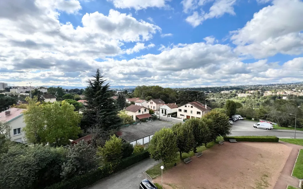 Achat appartement à vendre 5 pièces 79 m² - Caluire-et-Cuire