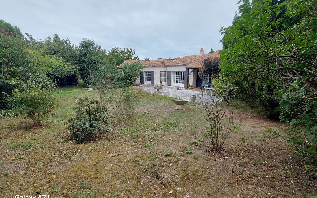 Achat maison à vendre 3 chambres 134 m² - La Rochelle