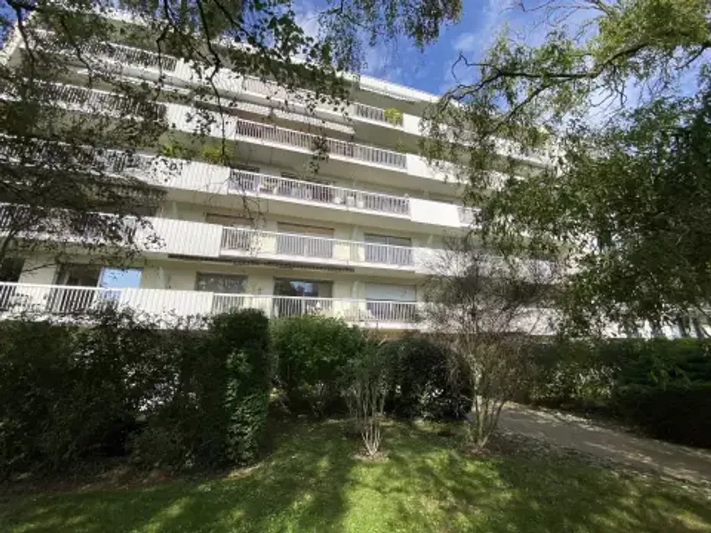 Achat appartement à vendre 2 pièces 53 m² - Garches