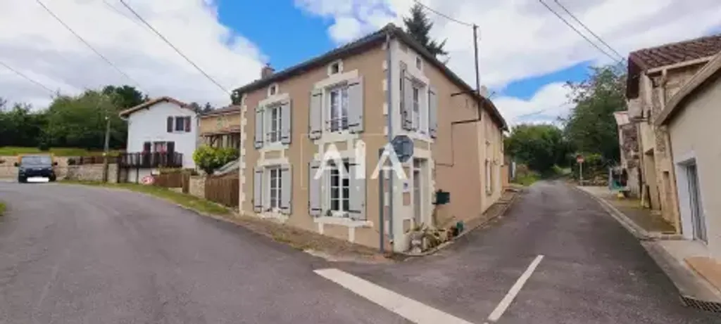 Achat maison à vendre 2 chambres 66 m² - Beaulieu-sur-Sonnette