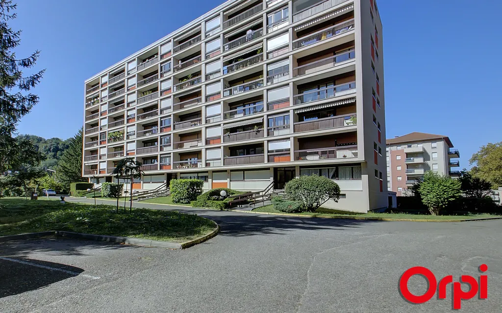 Achat appartement à vendre 4 pièces 99 m² - Bourgoin-Jallieu