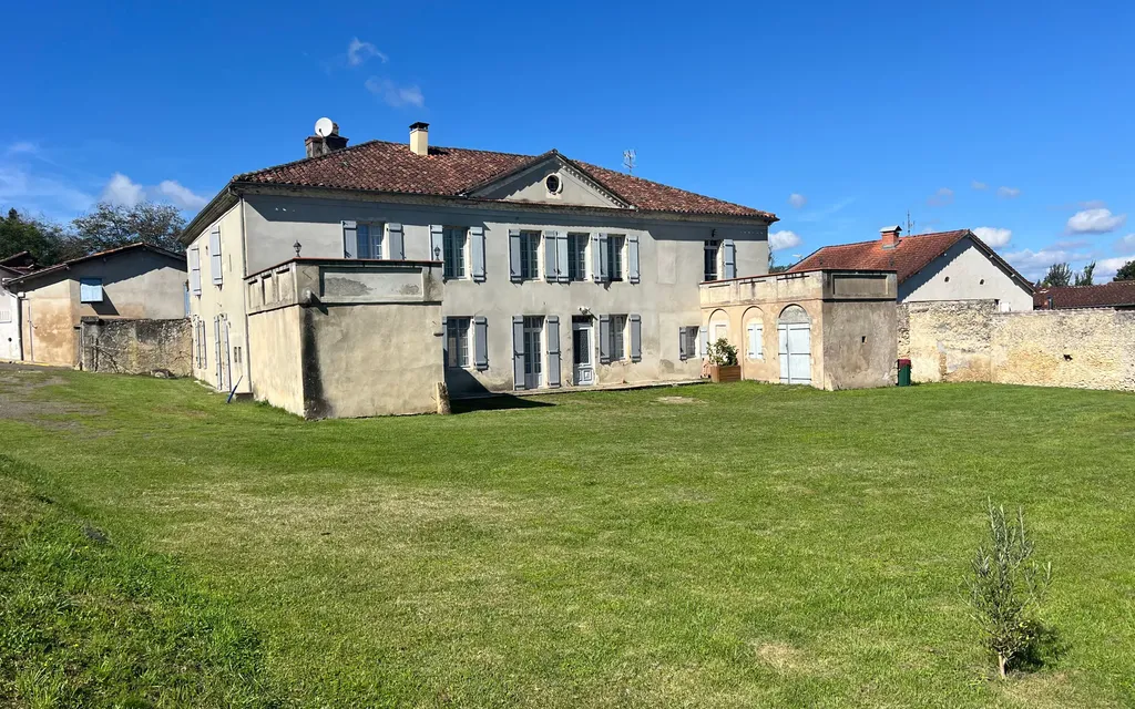 Achat maison à vendre 6 chambres 365 m² - Roquefort