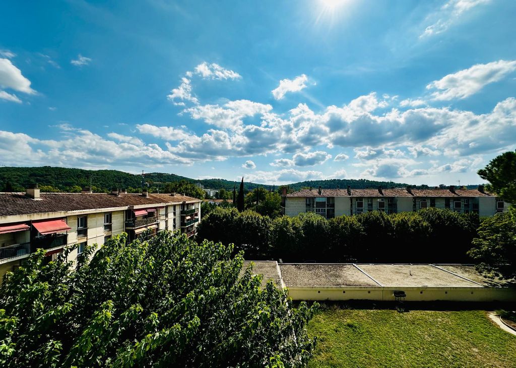 Achat appartement à vendre 4 pièces 77 m² - Aix-en-Provence