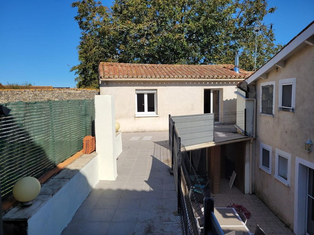 Achat maison à vendre 5 chambres 198 m² - Maillé