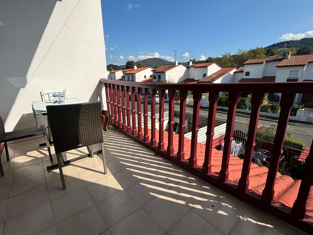 Achat maison à vendre 2 chambres 75 m² - Hendaye