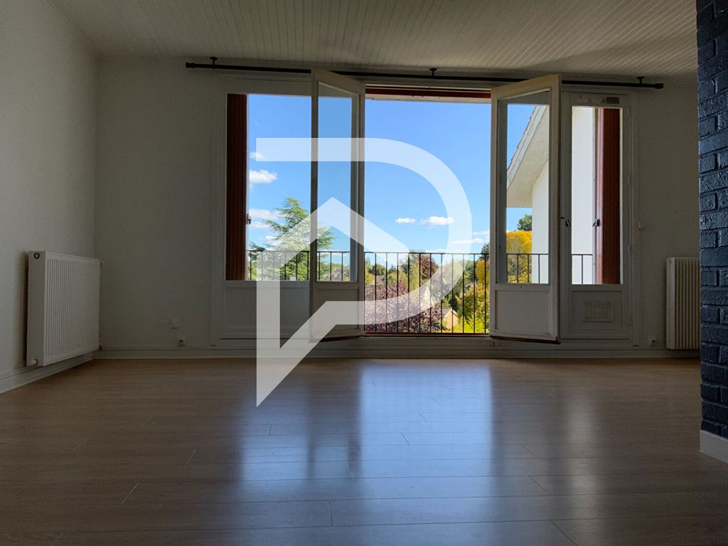 Achat appartement à vendre 4 pièces 85 m² - Le Mesnil-Saint-Denis