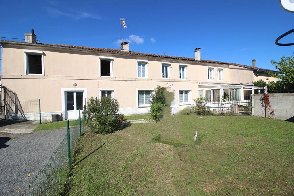 Achat maison à vendre 5 chambres 223 m² - Châteaubernard