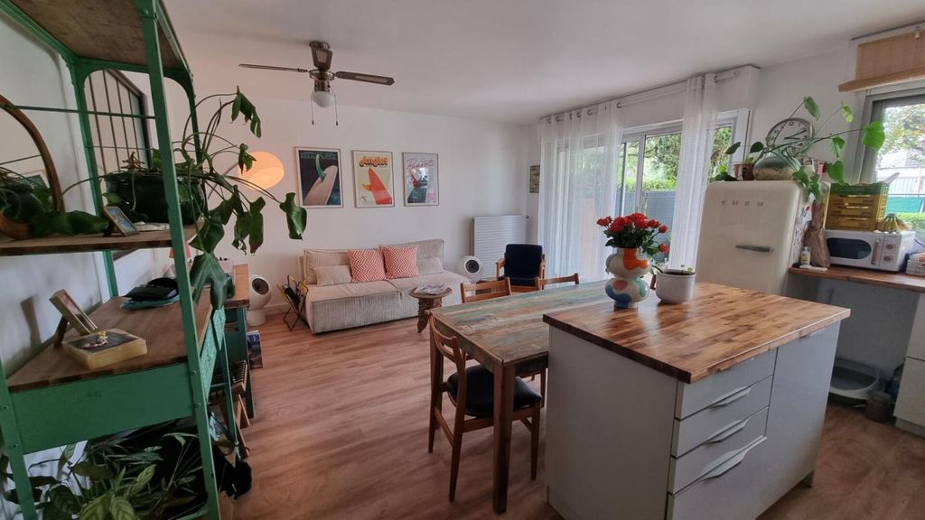 Achat appartement à vendre 2 pièces 54 m² - Bordeaux