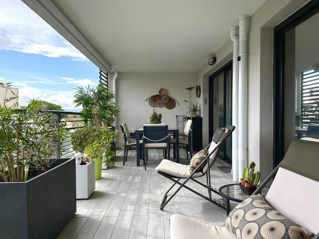 Achat appartement à vendre 2 pièces 56 m² - Saint-Raphaël