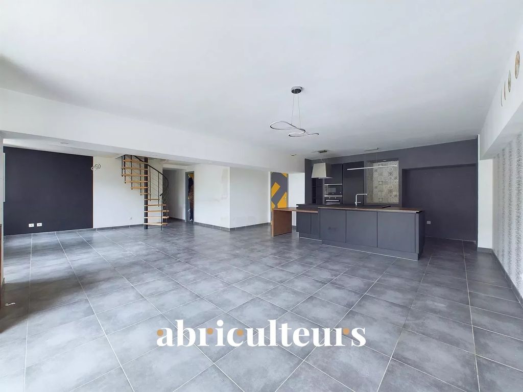 Achat maison à vendre 4 chambres 128 m² - Auberives-sur-Varèze