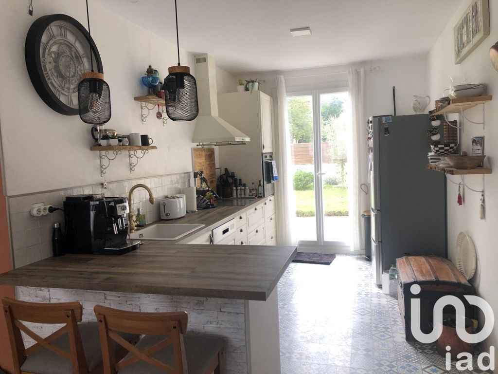 Achat maison à vendre 2 chambres 96 m² - Rochefort