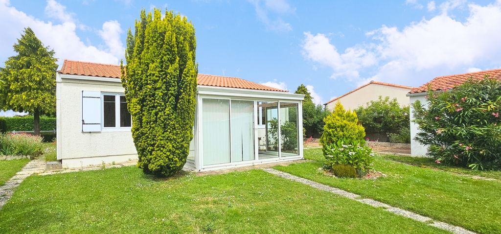 Achat maison à vendre 2 chambres 83 m² - Aubigny-les-Clouzeaux