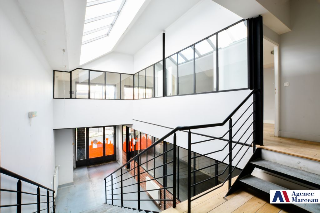 Achat loft à vendre 7 pièces 226 m² - La Garenne-Colombes