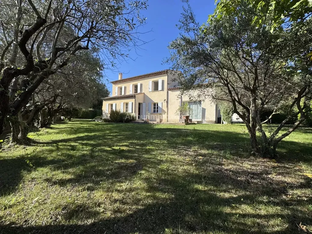 Achat maison à vendre 5 chambres 187 m² - Manosque