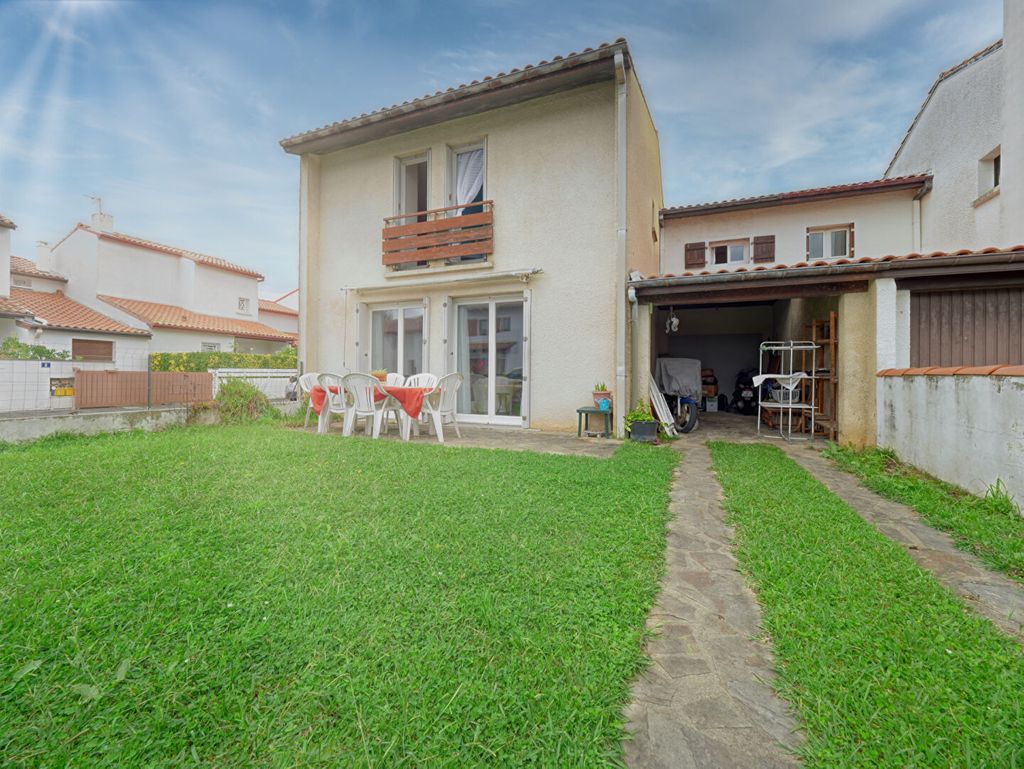 Achat maison à vendre 4 chambres 106 m² - Saint-Jean-de-Luz