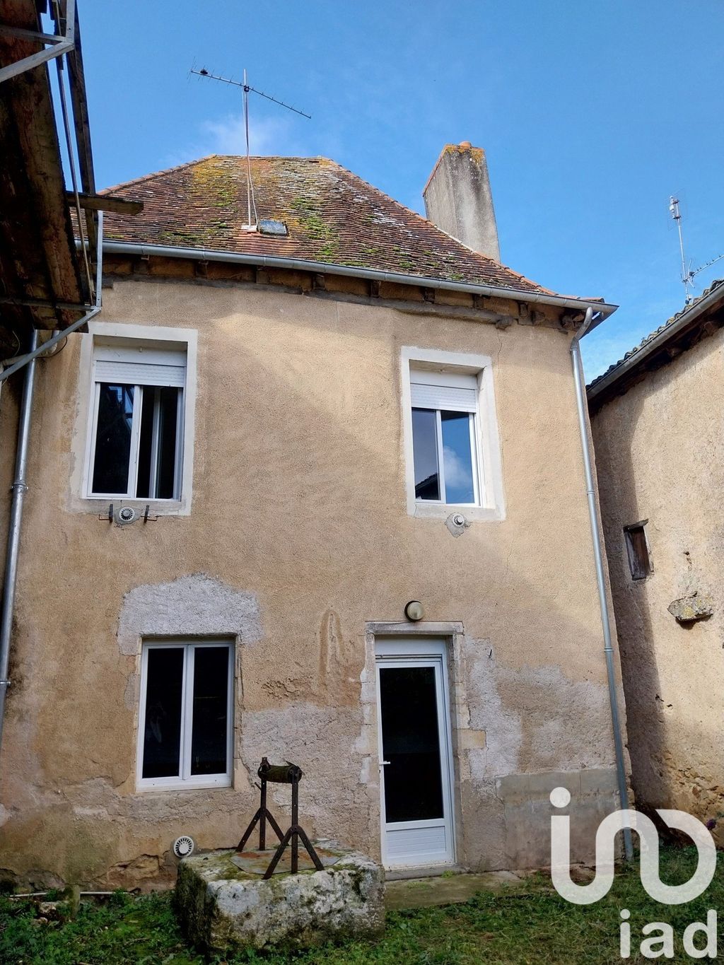 Achat maison à vendre 2 chambres 75 m² - Montmorillon