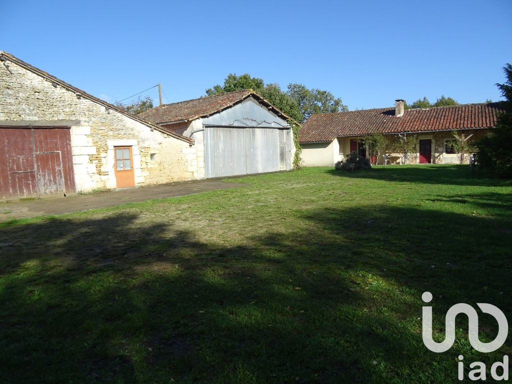 Achat maison à vendre 4 chambres 180 m² - Sainte-Croix-de-Mareuil