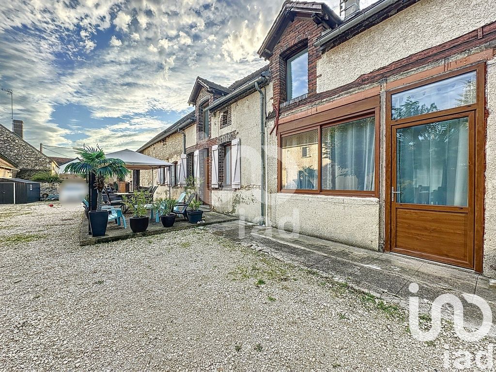 Achat maison à vendre 4 chambres 230 m² - Poilly-sur-Tholon