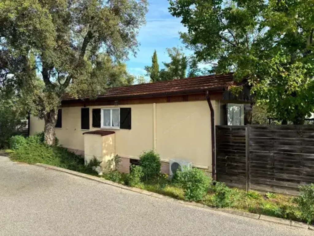 Achat maison à vendre 2 chambres 30 m² - Roquebrune-sur-Argens