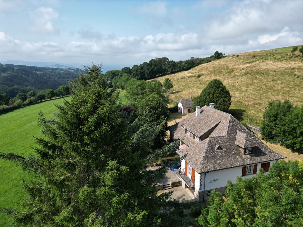 Achat maison à vendre 5 chambres 190 m² - Saint-Chély-d'Aubrac