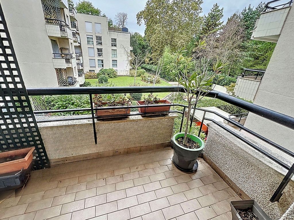 Achat appartement à vendre 4 pièces 106 m² - Suresnes