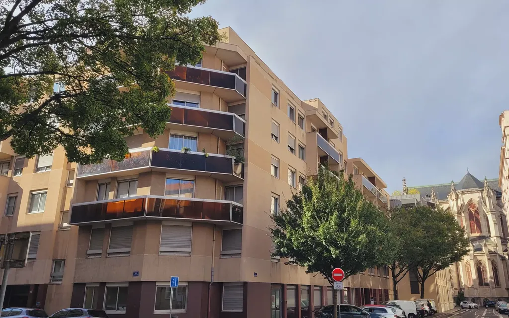 Achat appartement à vendre 4 pièces 82 m² - Lyon 6ème arrondissement