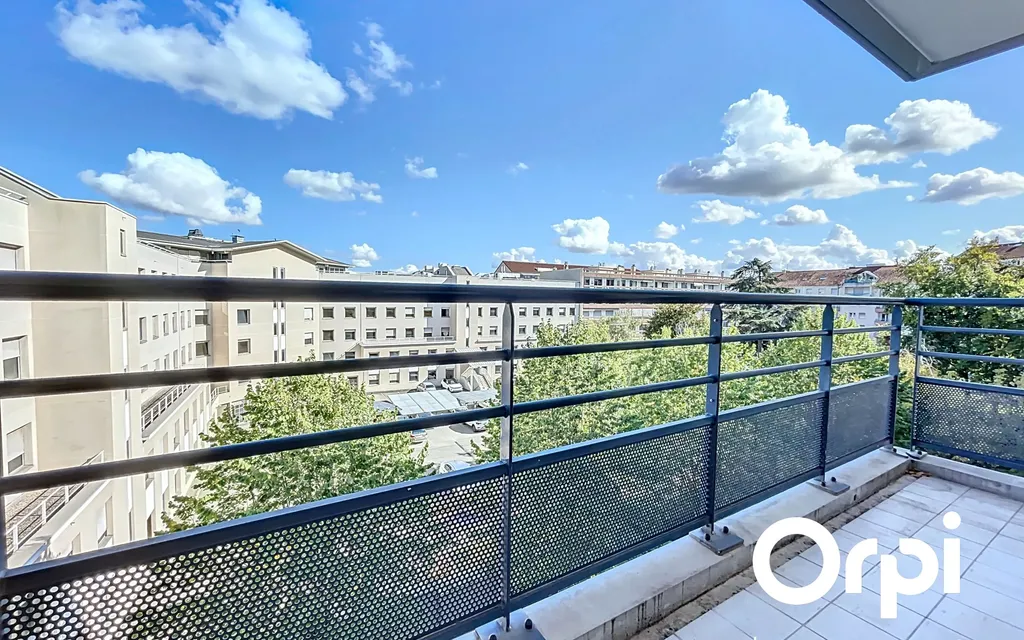 Achat appartement à vendre 3 pièces 64 m² - Villeurbanne