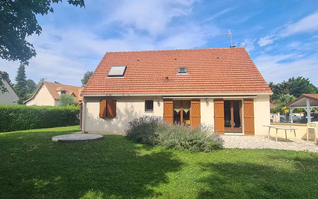 Achat maison à vendre 6 chambres 132 m² - Saint-Germain-lès-Corbeil