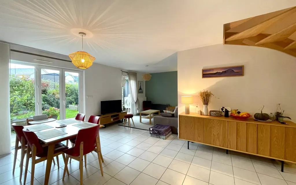 Achat maison à vendre 4 chambres 97 m² - La Biolle