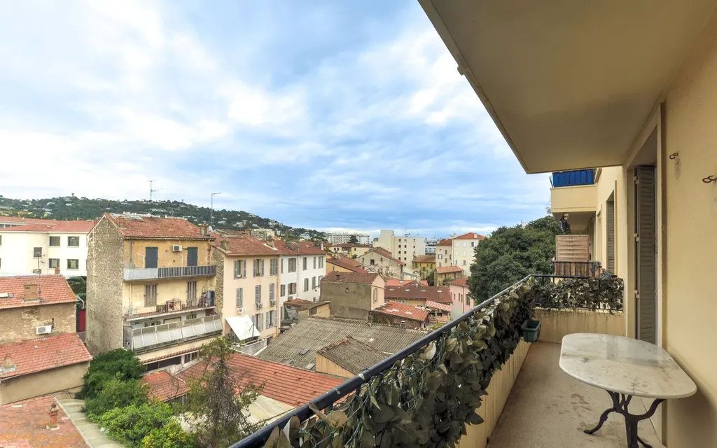 Achat appartement à vendre 3 pièces 58 m² - Cannes