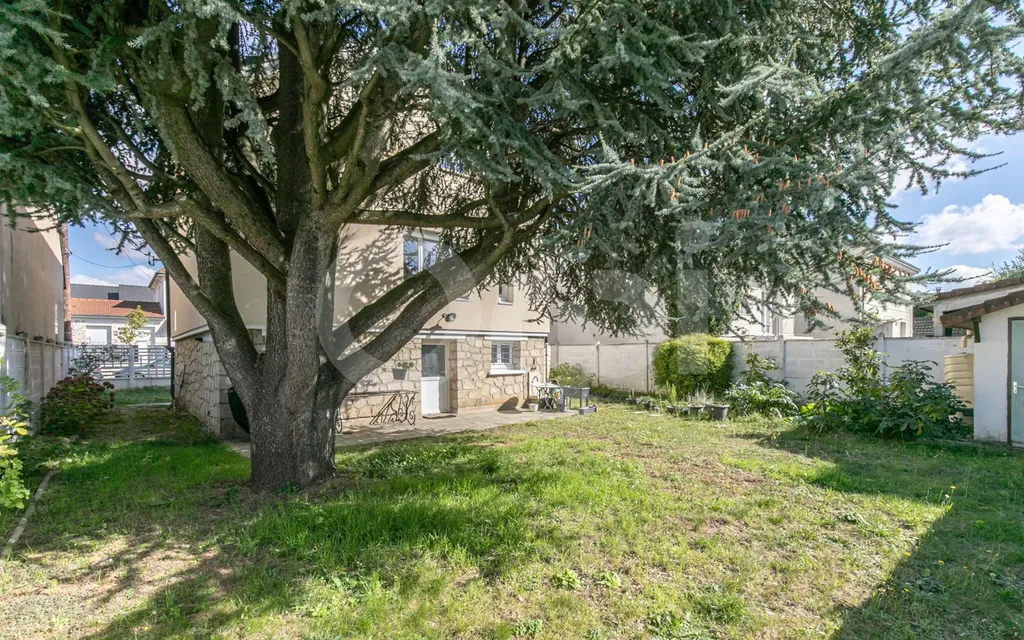 Achat maison à vendre 3 chambres 136 m² - Ormesson-sur-Marne