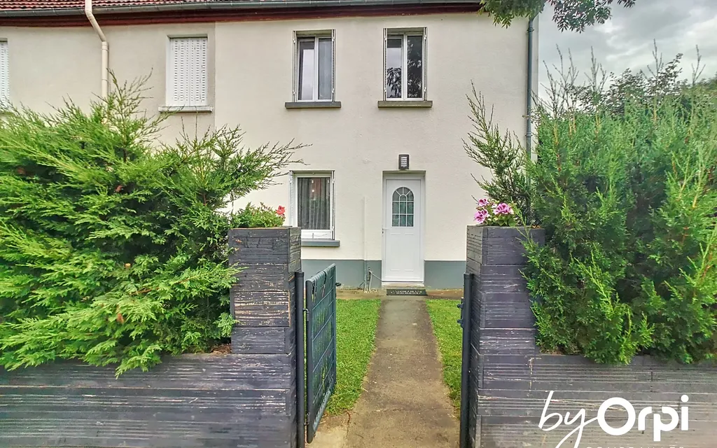 Achat maison à vendre 2 chambres 83 m² - Durdat-Larequille