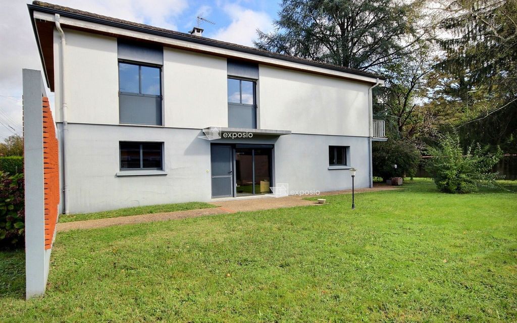 Achat maison à vendre 5 chambres 158 m² - Pau