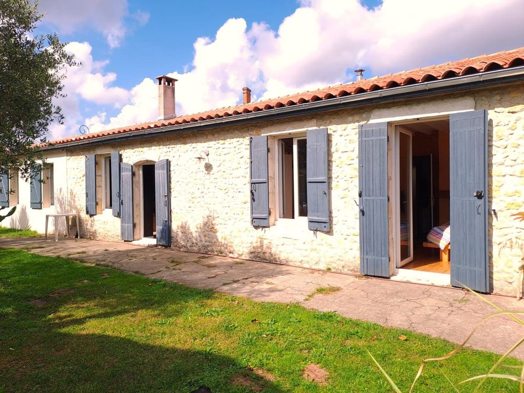 Achat maison à vendre 5 chambres 150 m² - Saint-Laurent-Médoc