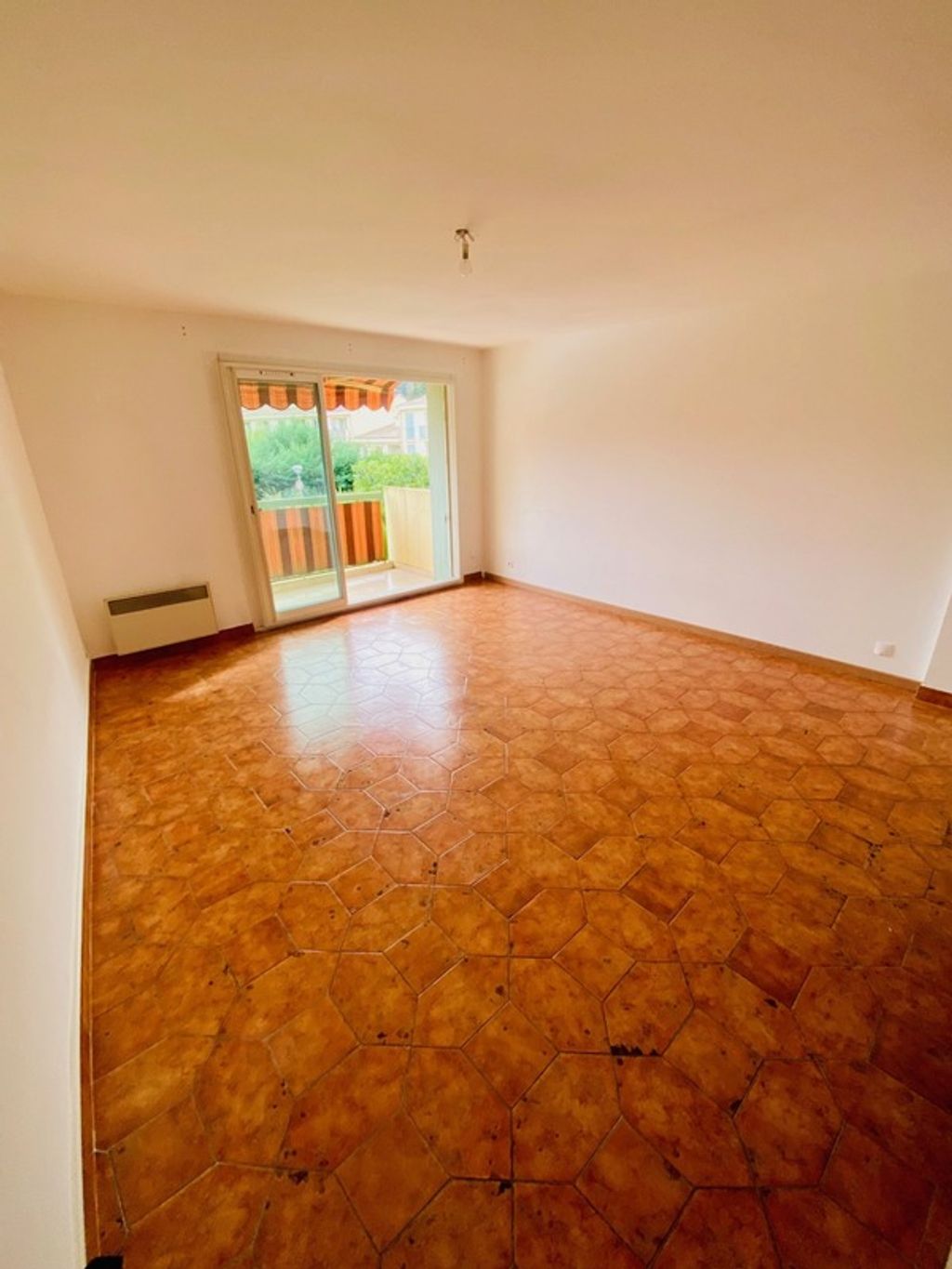 Achat appartement à vendre 4 pièces 83 m² - Contes