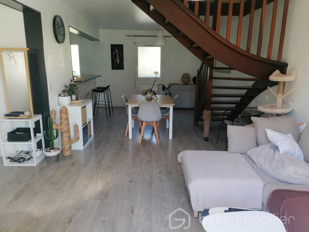 Achat maison à vendre 2 chambres 95 m² - Vallery