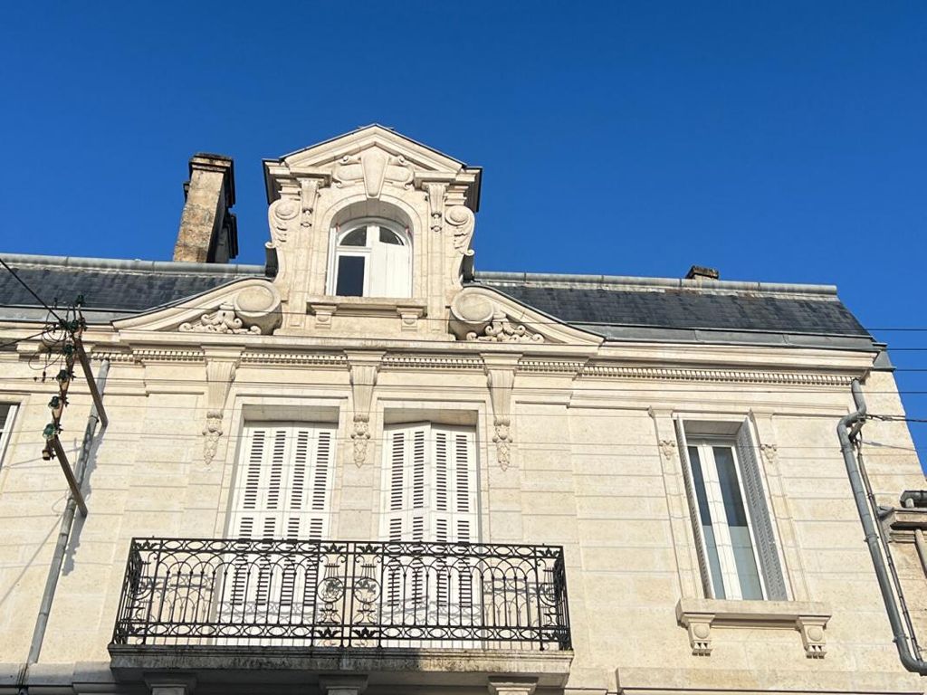 Achat maison à vendre 6 chambres 203 m² - Angoulême