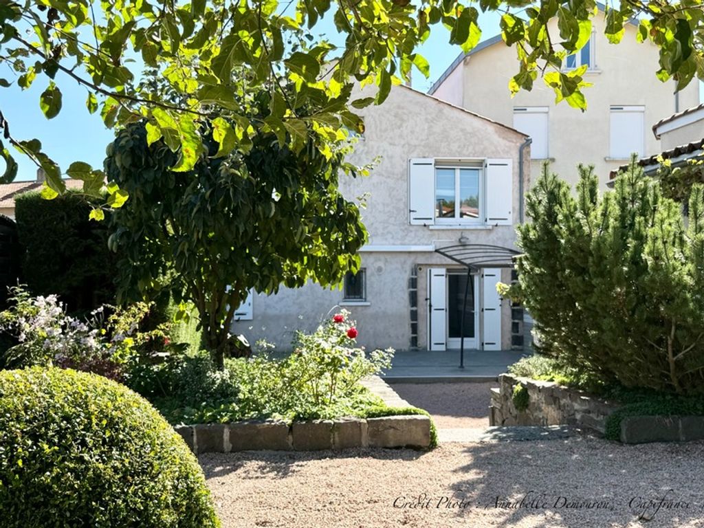 Achat maison à vendre 4 chambres 165 m² - Riom