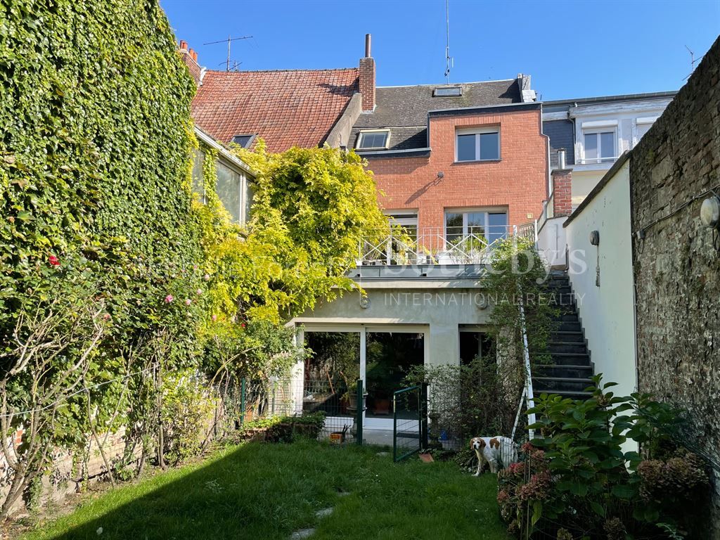 Achat maison à vendre 3 chambres 227 m² - Valenciennes