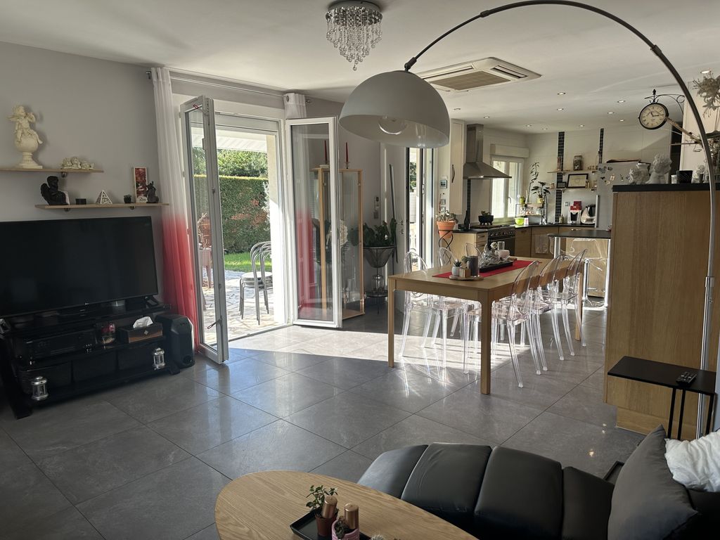 Achat maison à vendre 3 chambres 105 m² - Veauchette