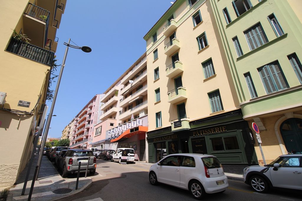 Achat appartement à vendre 3 pièces 78 m² - Ajaccio