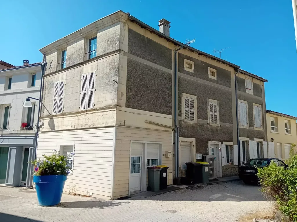 Achat maison à vendre 3 chambres 149 m² - Mauzé-sur-le-Mignon