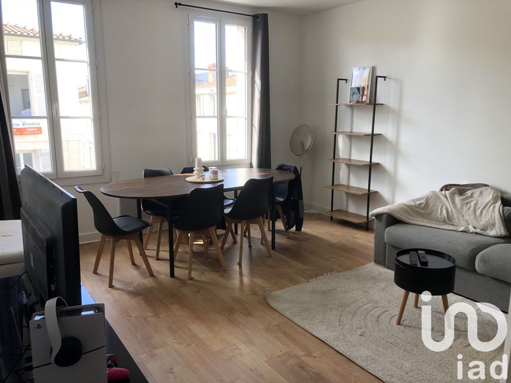 Achat appartement à vendre 5 pièces 62 m² - Rochefort