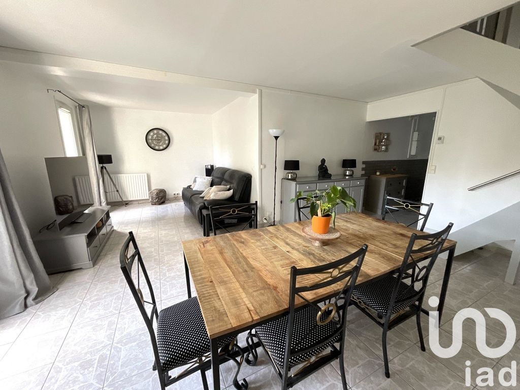 Achat maison à vendre 3 chambres 96 m² - Saint-Thibault-des-Vignes