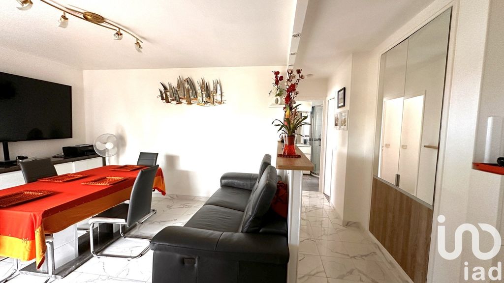 Achat appartement à vendre 2 pièces 52 m² - Saint-Raphaël