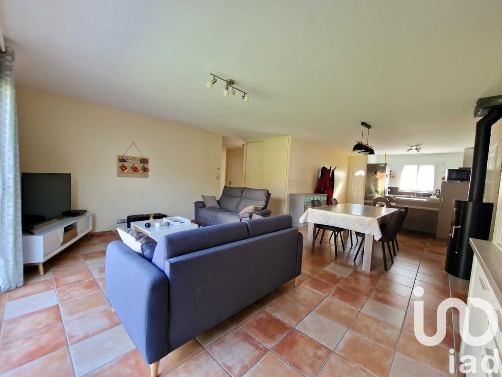 Achat maison à vendre 4 chambres 101 m² - Saint-Julien-des-Landes