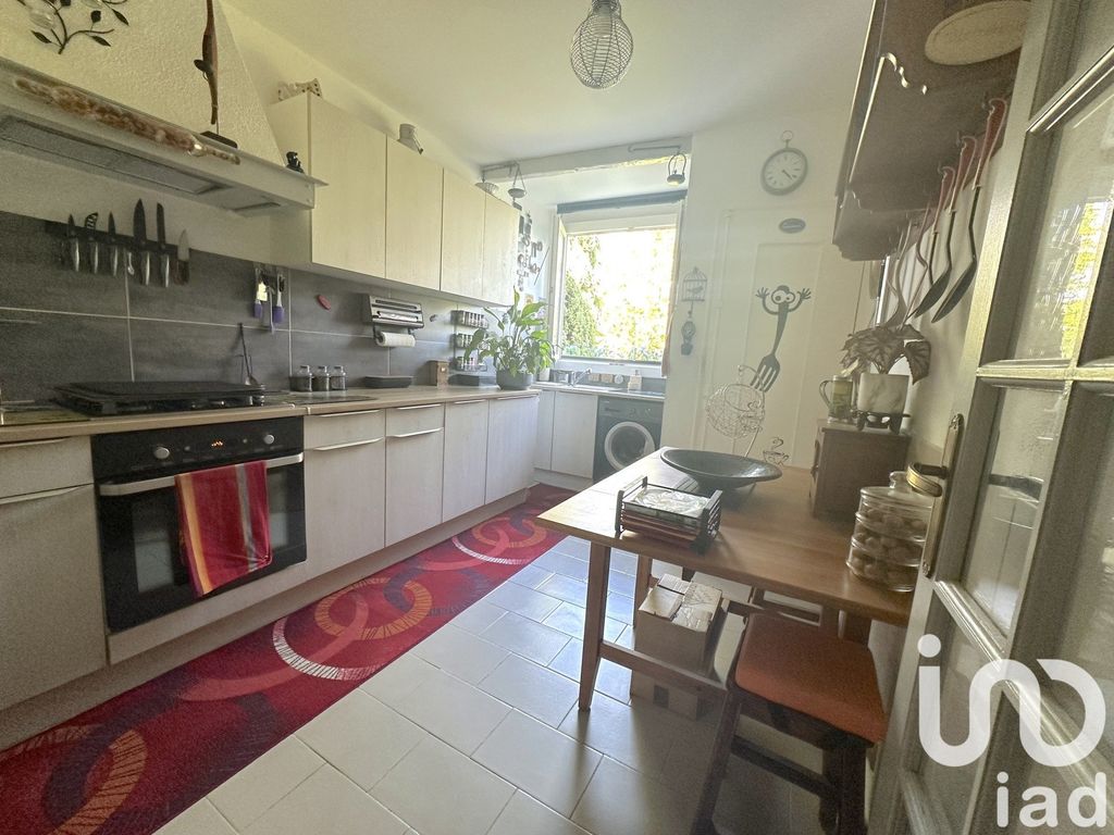 Achat appartement à vendre 5 pièces 84 m² - Aix-en-Provence