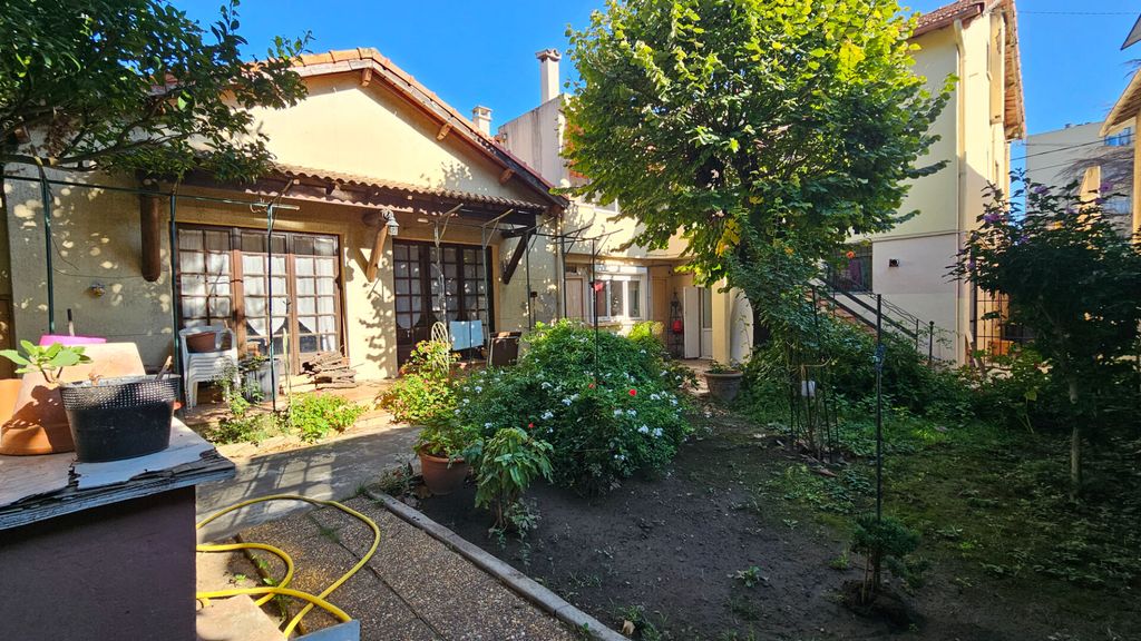 Achat maison à vendre 5 chambres 180 m² - Nîmes