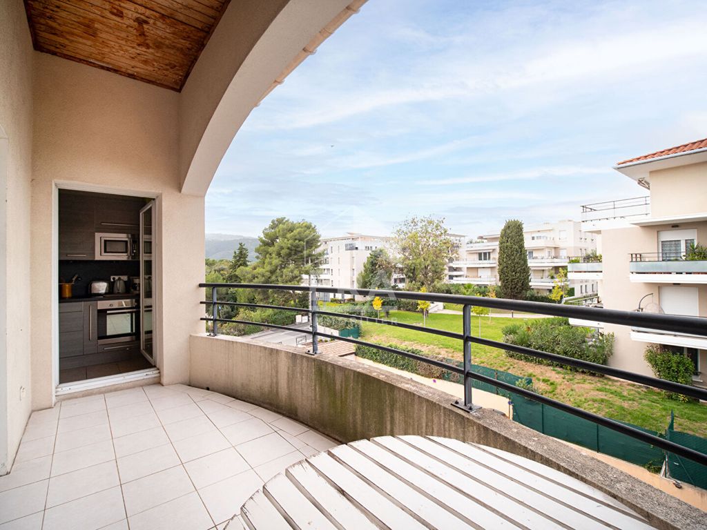 Achat appartement à vendre 3 pièces 59 m² - Cannes