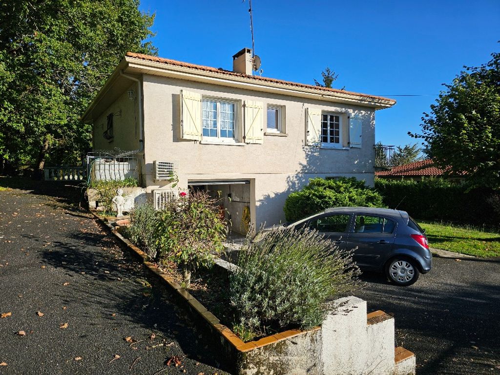 Achat maison à vendre 4 chambres 104 m² - Mouthiers-sur-Boëme